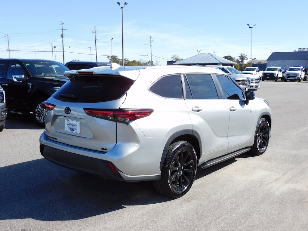 Used 2023 Toyota Highlander XLE SUV