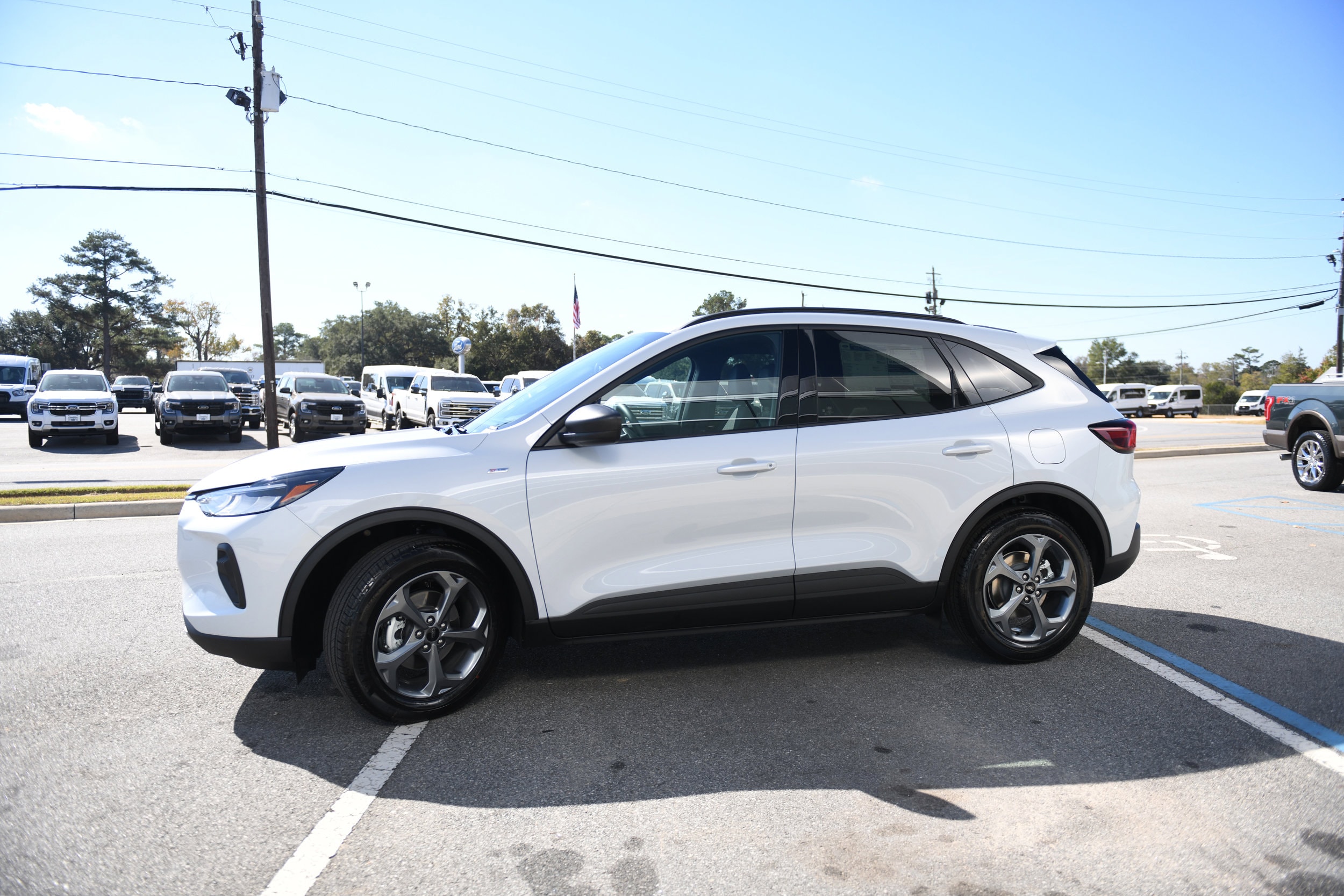 2026 Ford Escape ST-Line - Photo 6