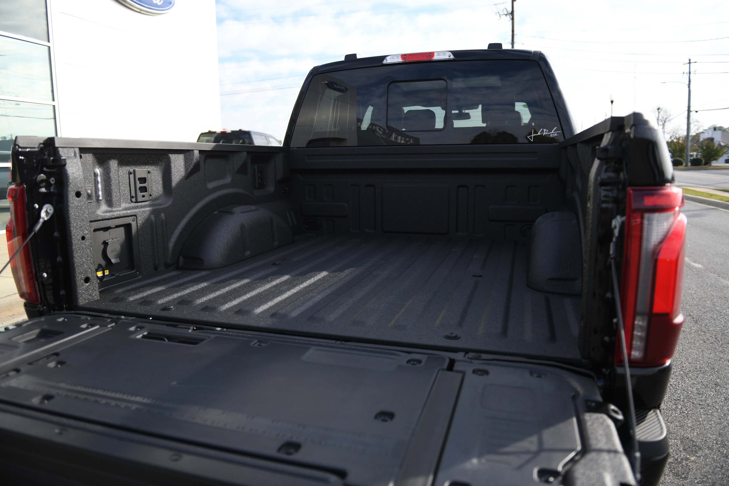 2025 Ford F-150 Lariat - Photo 16