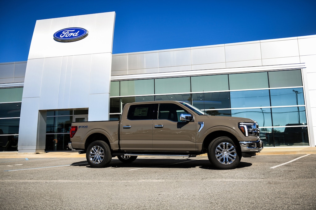 New 2025 Ford F-150 Lariat TRUCK