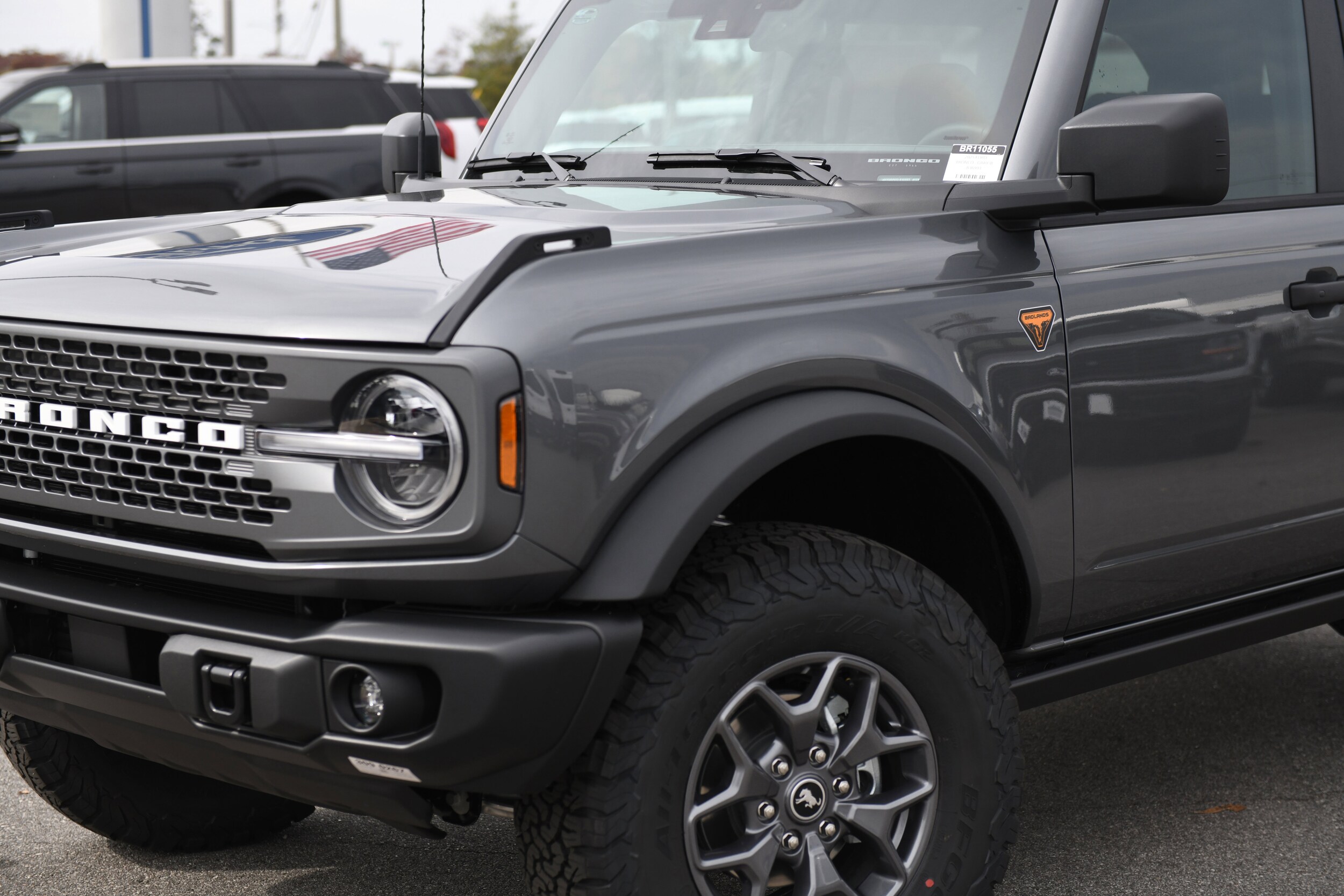 2025 Ford Bronco Badlands photo 2