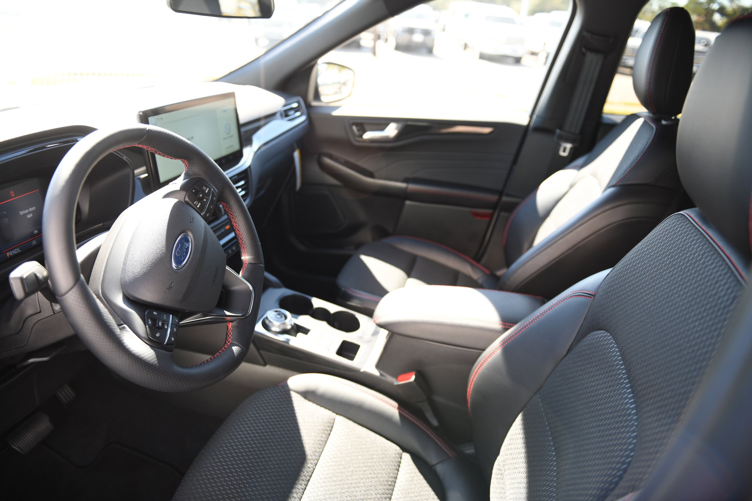 2026 Ford Escape ST-Line - Photo 13