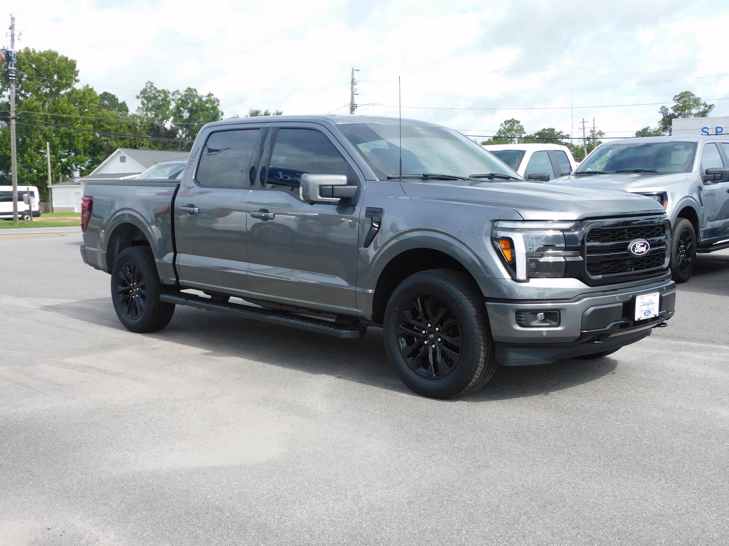 2025 Ford F-150 Lariat photo 4