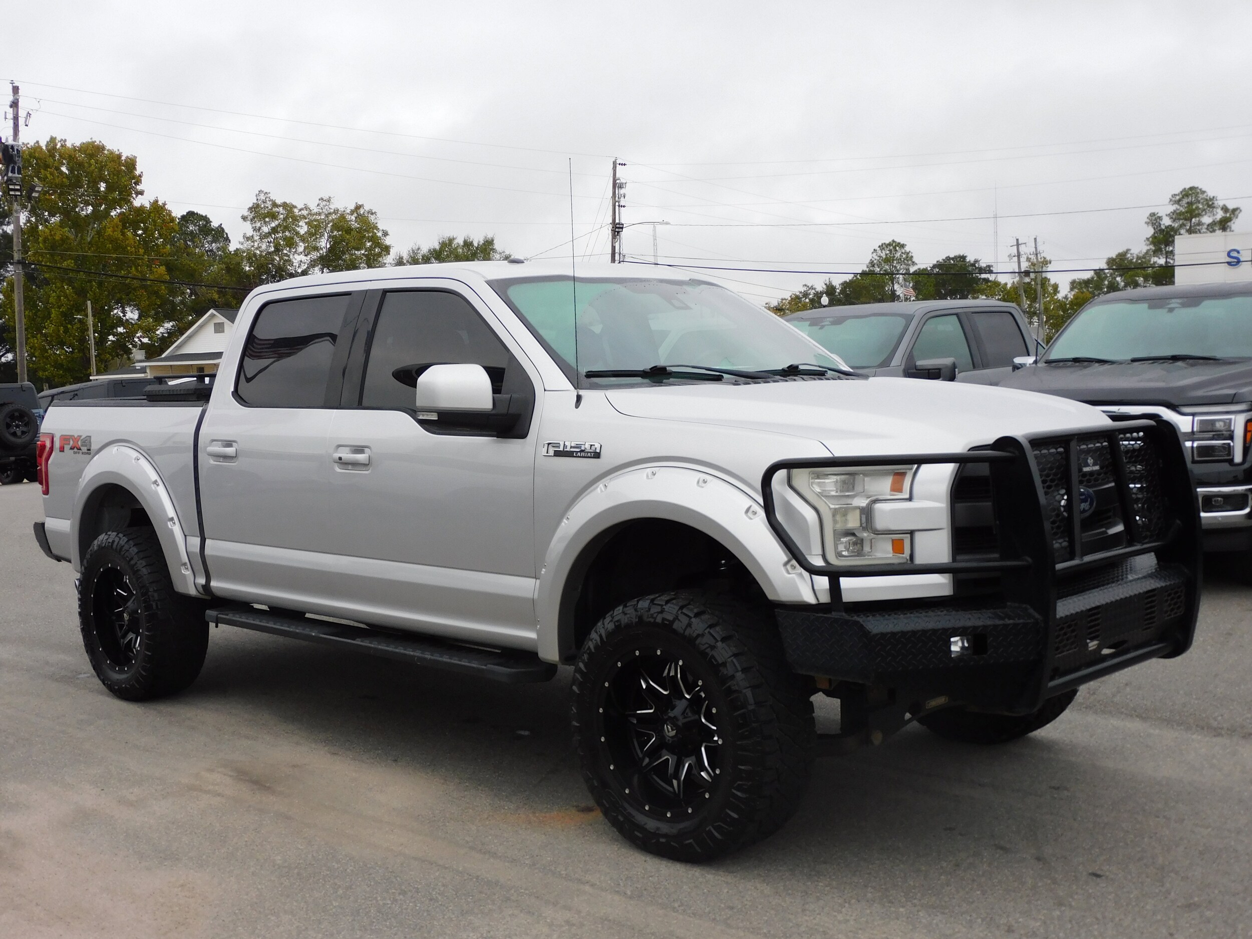 2015 Ford F-150 Lariat photo 2