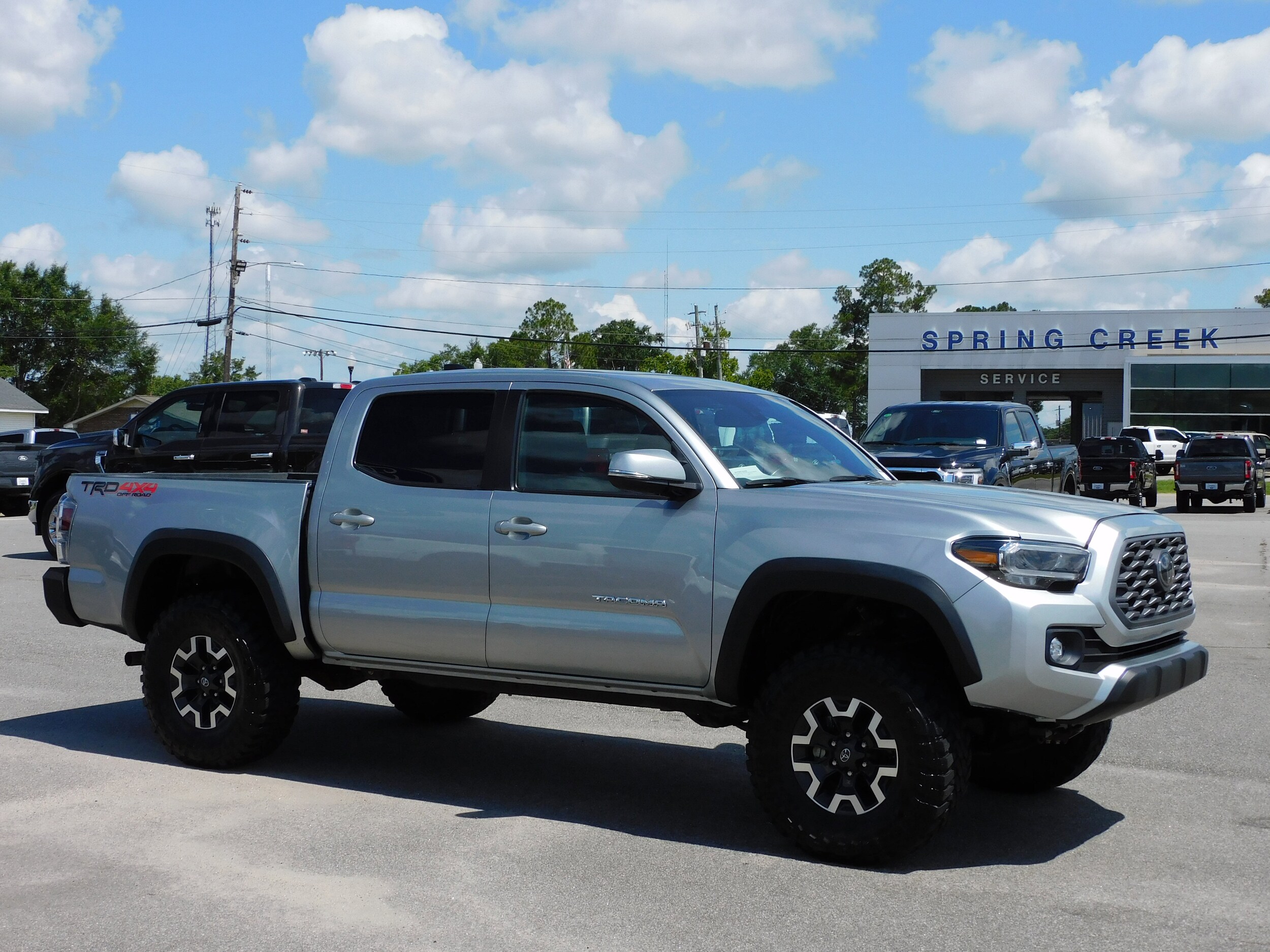 2023 Toyota Tacoma TRD photo 4