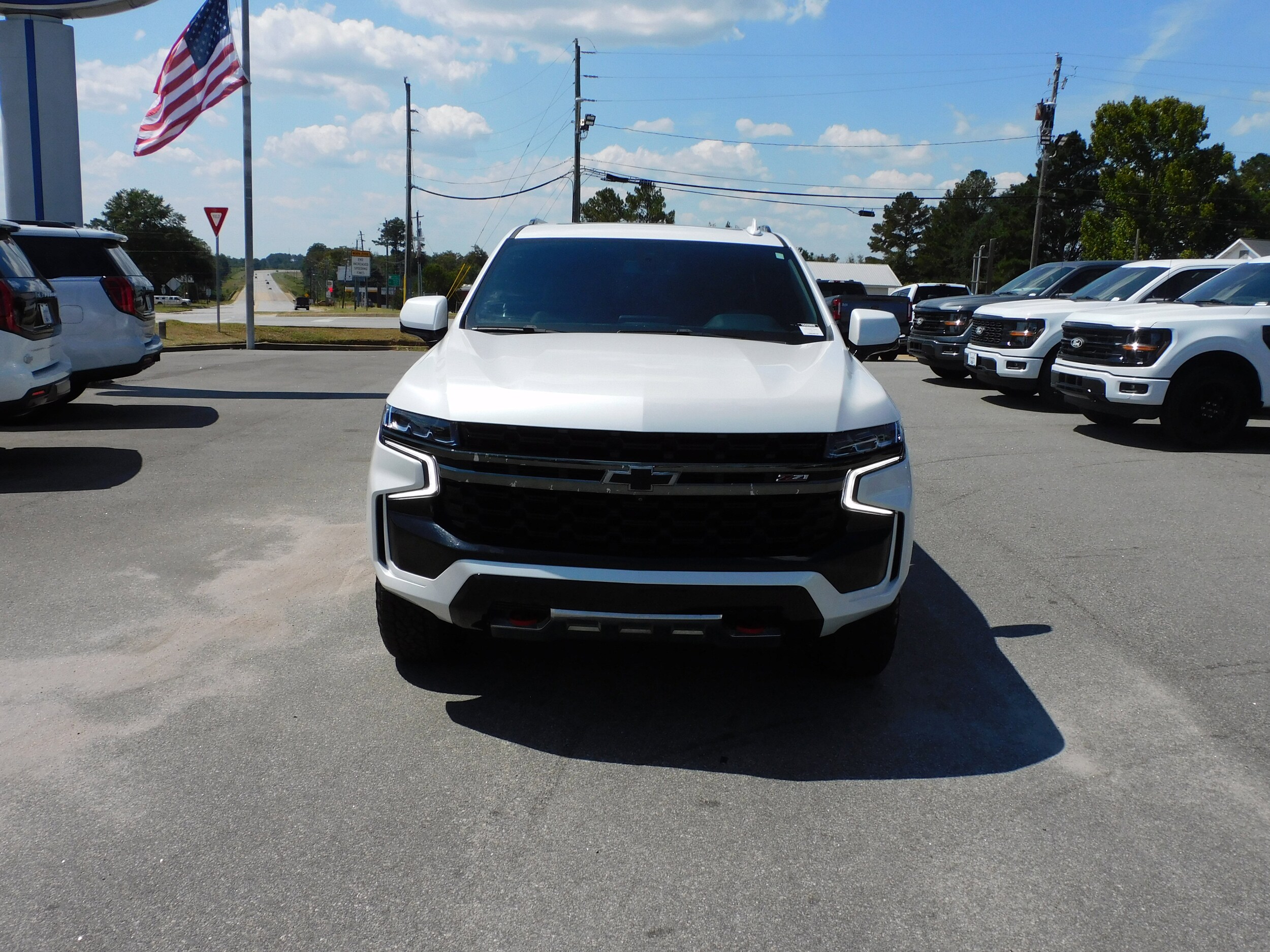 2022 Chevrolet Suburban Z71 photo 3