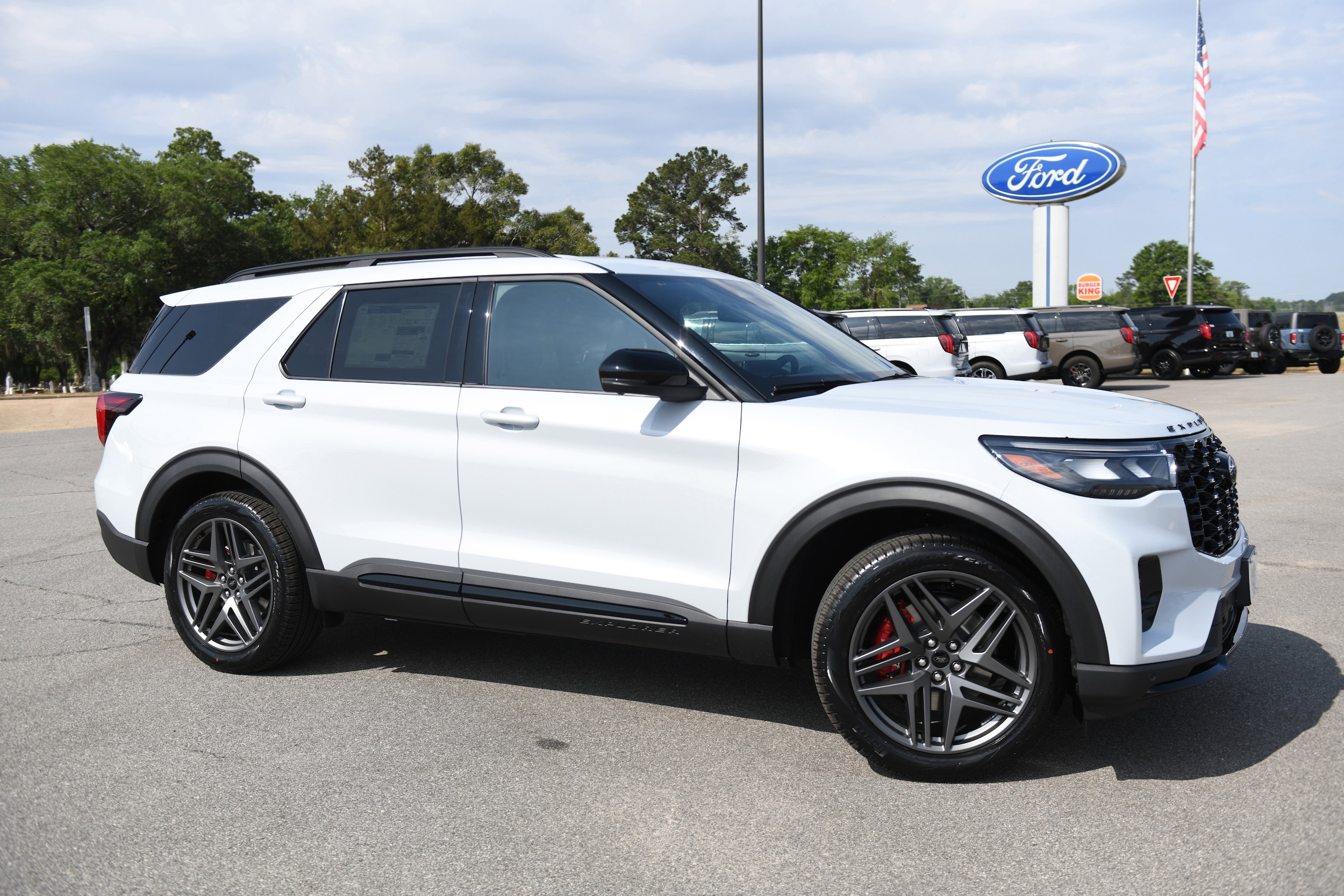 2026 Ford Explorer ST's photo
