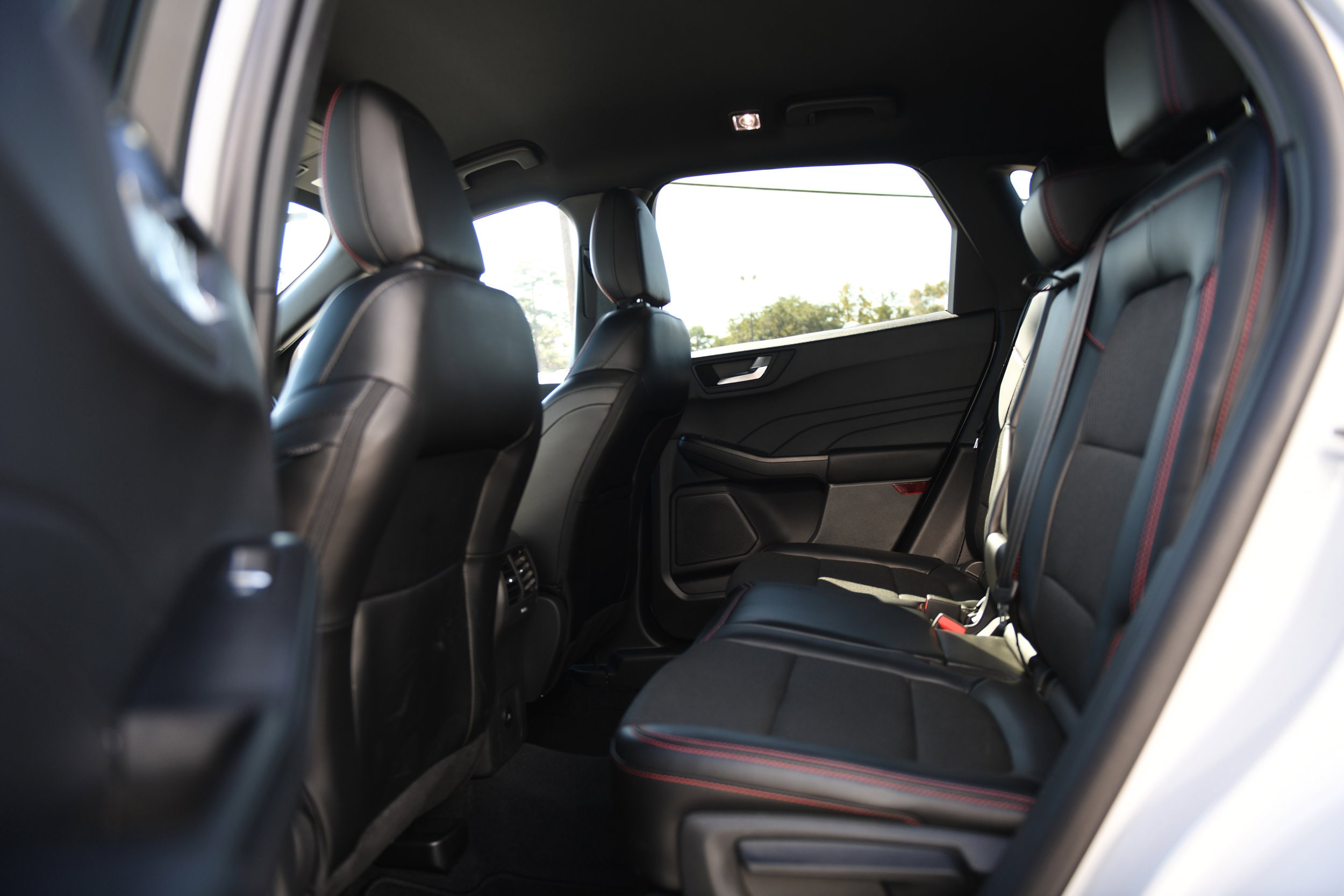 2026 Ford Escape ST-Line - Photo 11