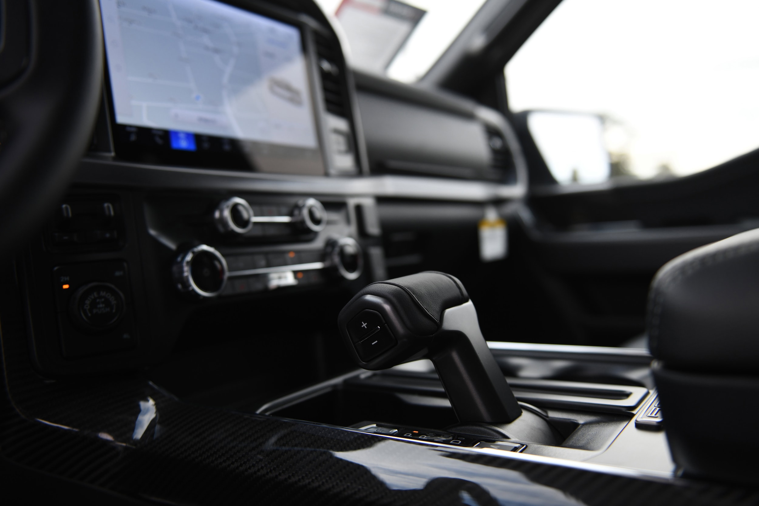 2025 Ford F-150 XLT - Photo 27