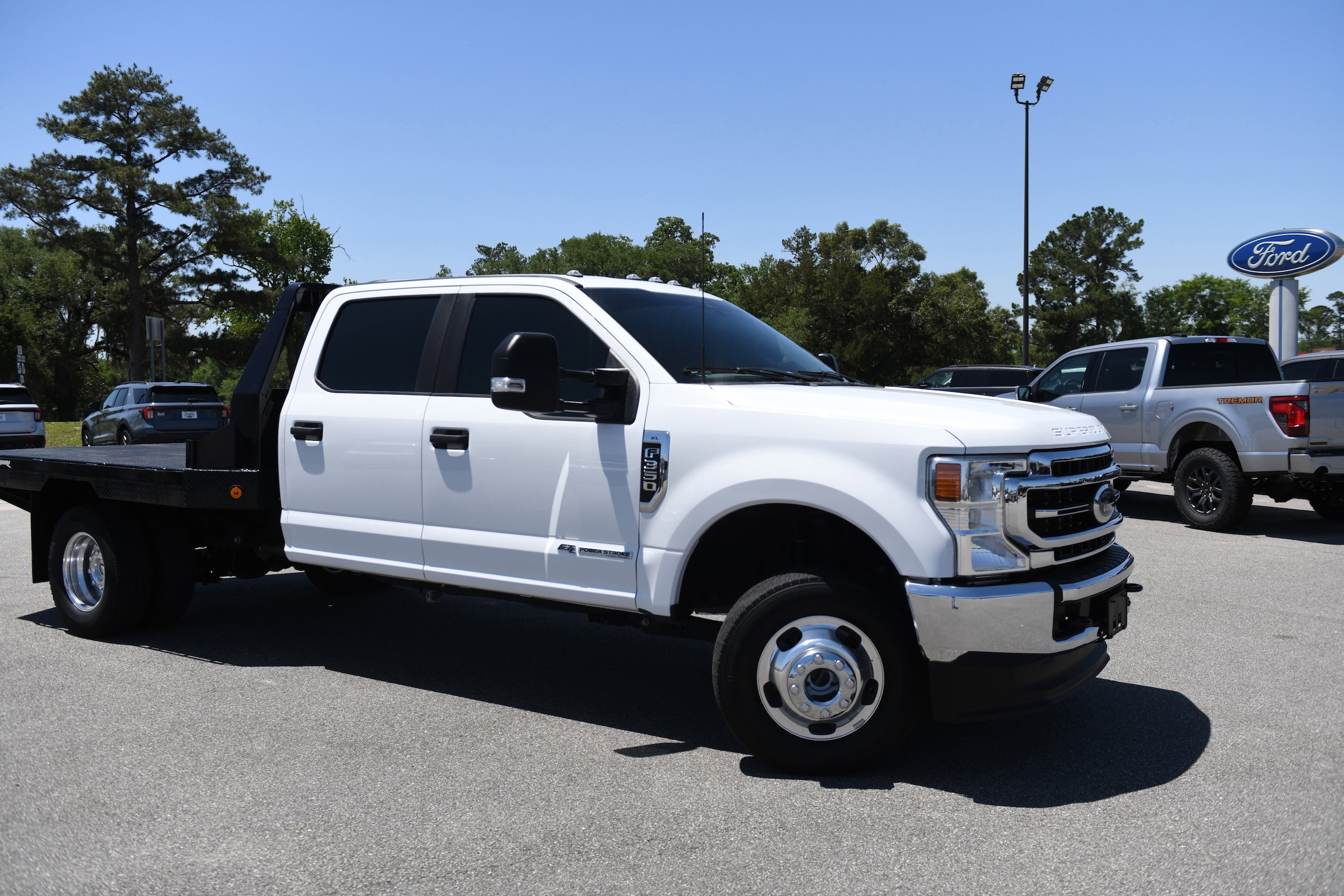 2022 Ford F-350 XL 4x4 Crew Cab 179-In DRW's photo