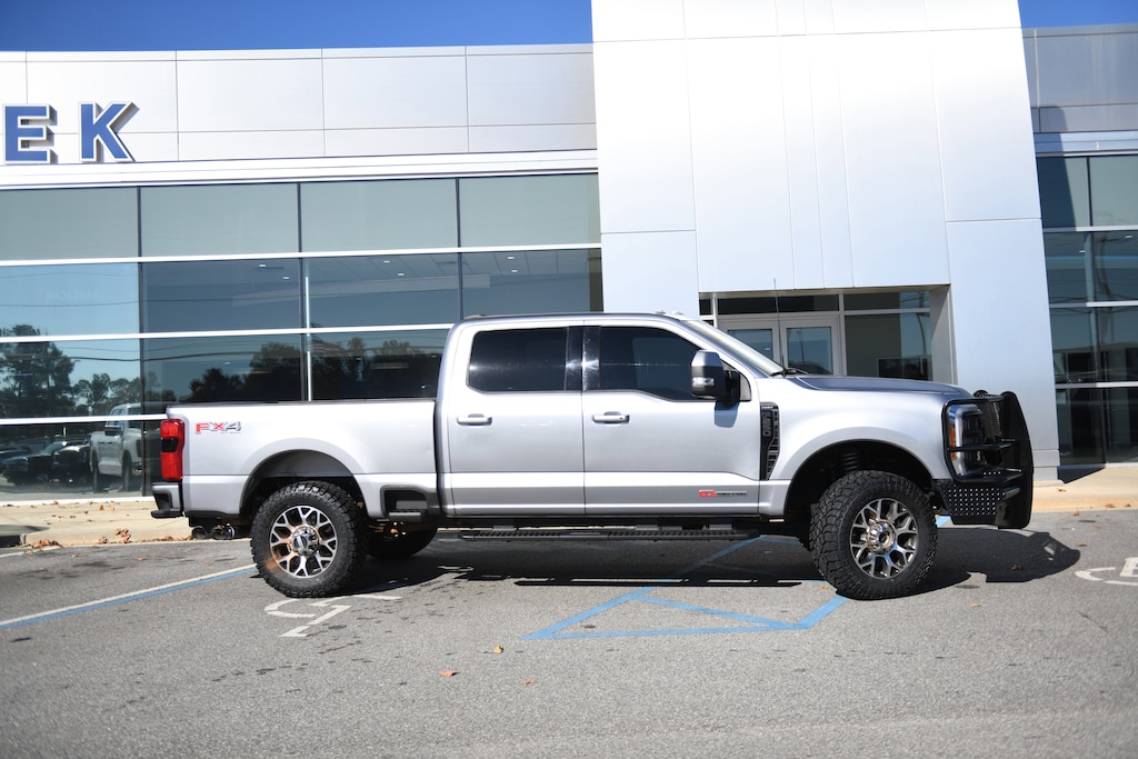 Used 2023 Ford Super Duty F-250 SRW LARIAT Truck Crew Cab