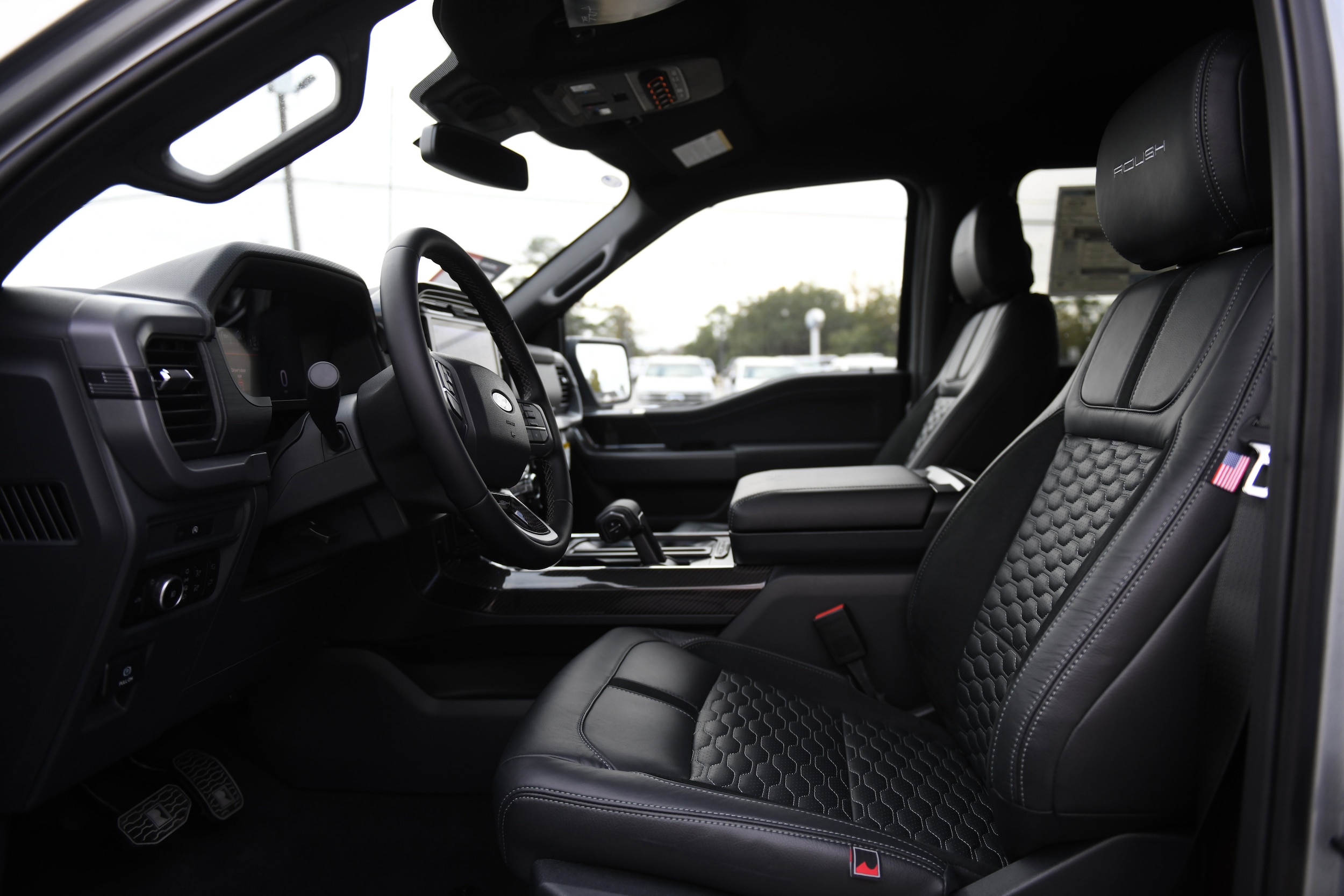 2025 Ford F-150 XLT - Photo 25