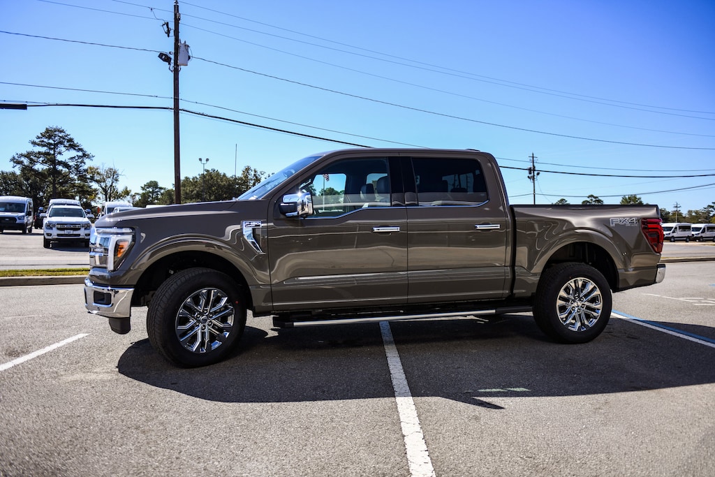 New 2025 Ford F-150 Lariat TRUCK