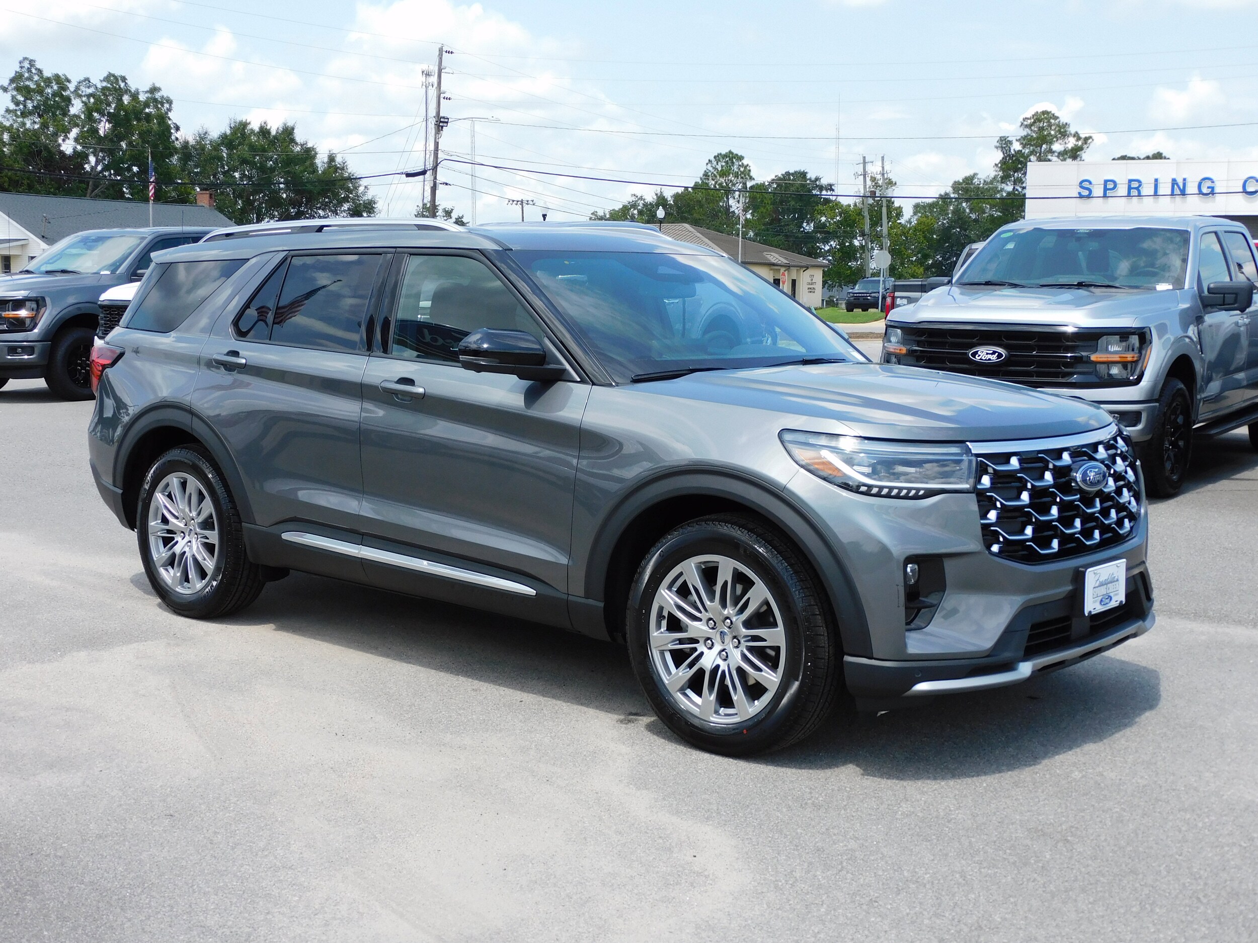2025 Ford Explorer Platinum photo 4