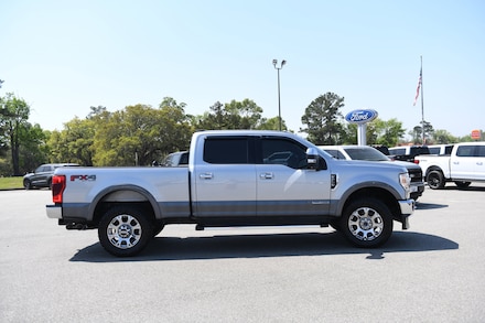 2022 Ford Super Duty F-250 SRW LARIAT Truck Crew Cab