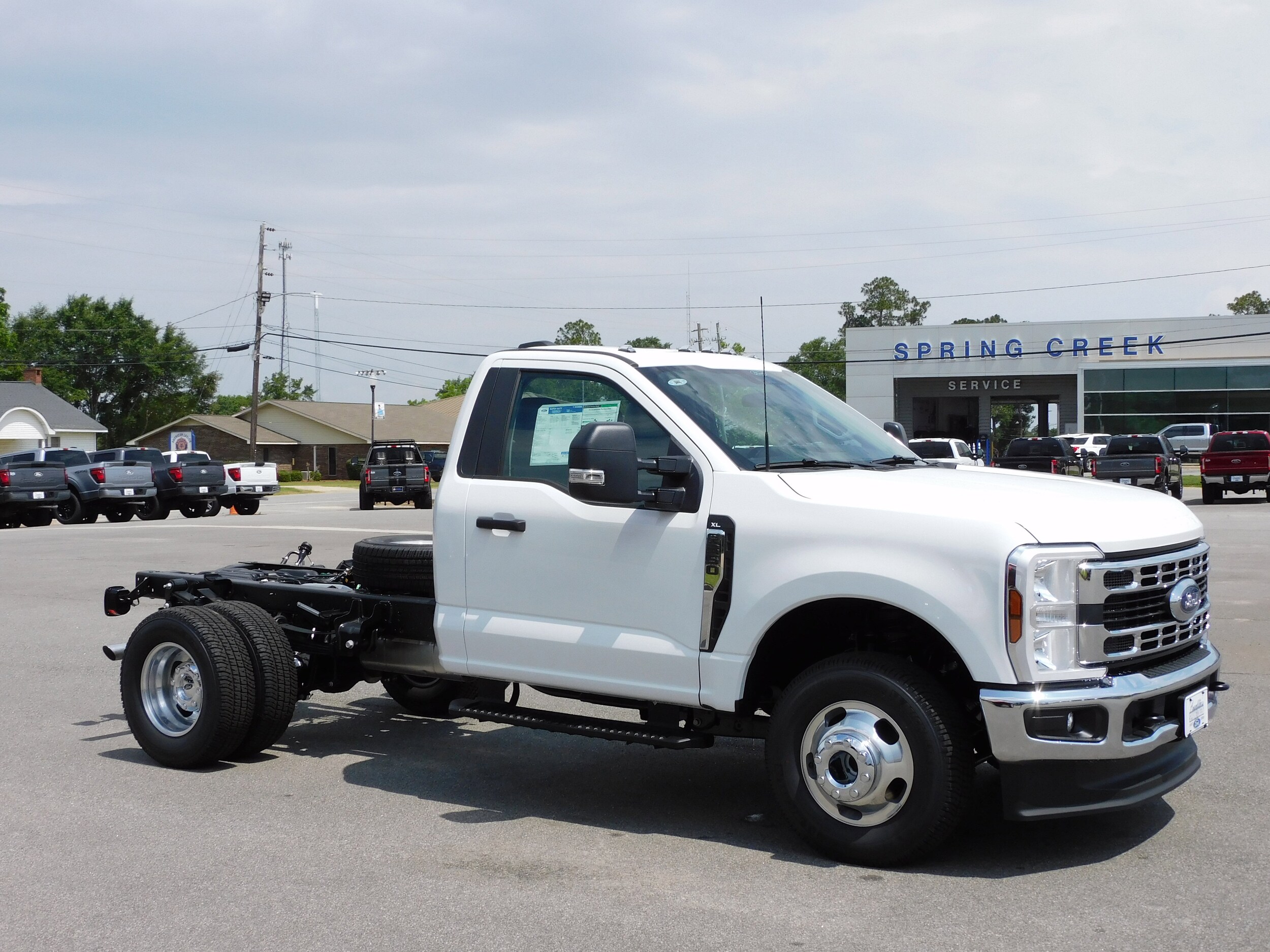 2025 Ford F-350 photo 4