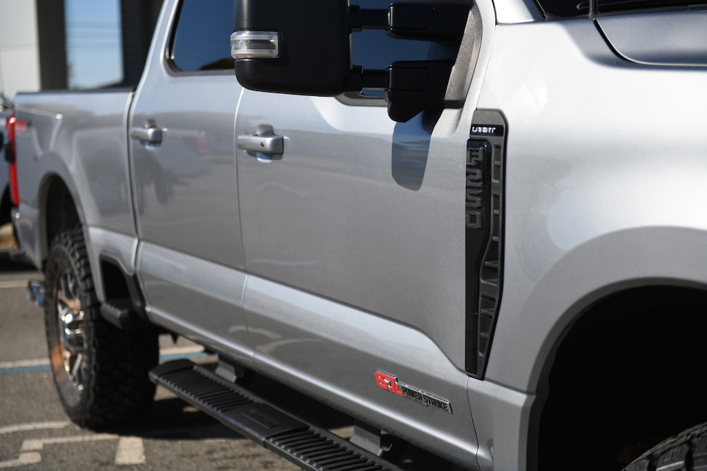 Used 2023 Ford Super Duty F-250 SRW LARIAT Truck Crew Cab