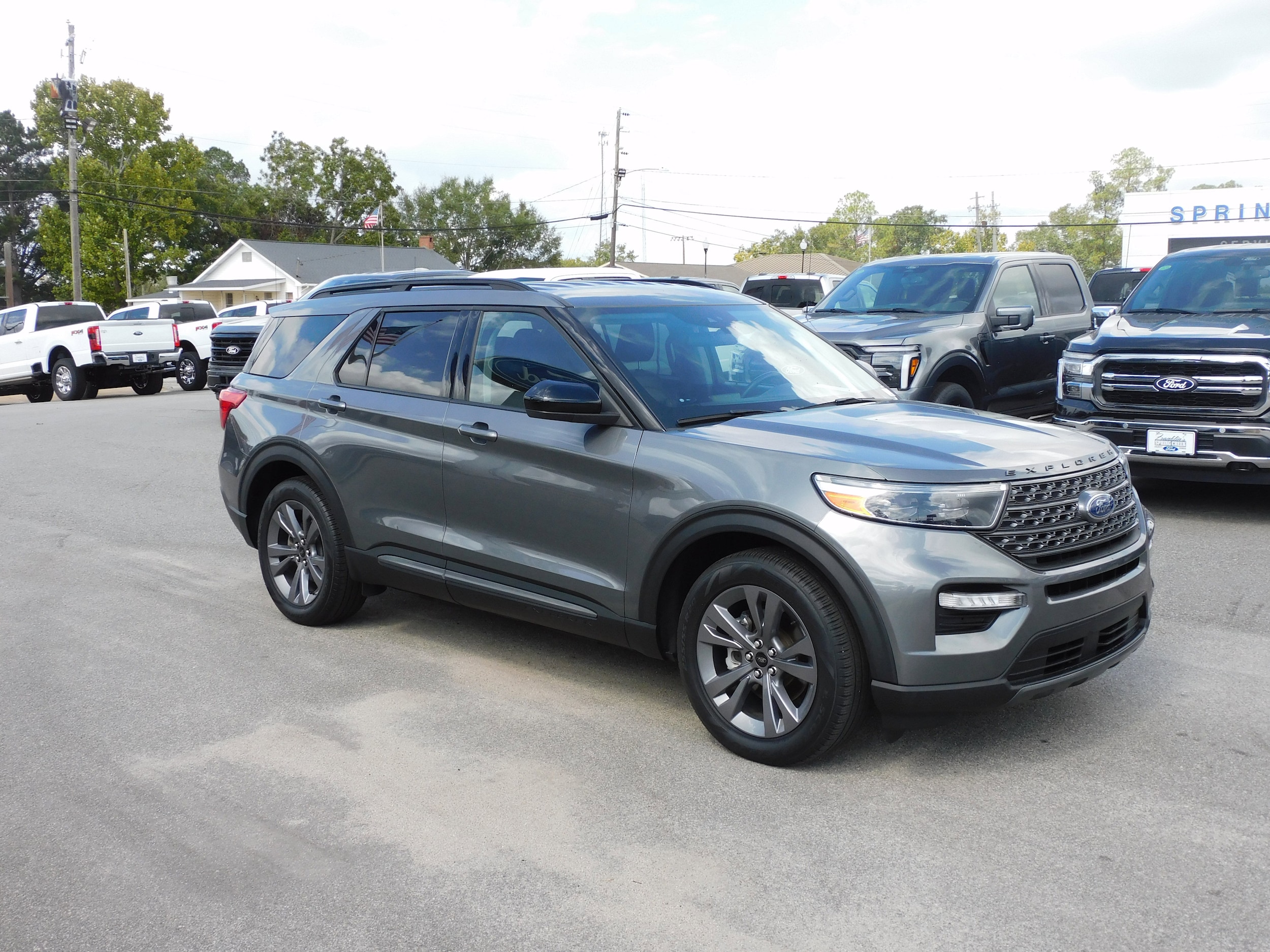 2022 Ford Explorer XLT photo 3