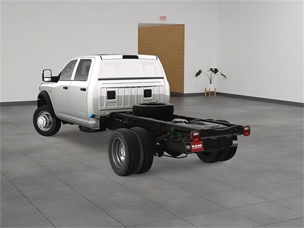 New 2025 Ram 5500 Chassis Cab 5500 TRADESMAN CHASSIS CREW CAB 4X4 60' CA Pickup