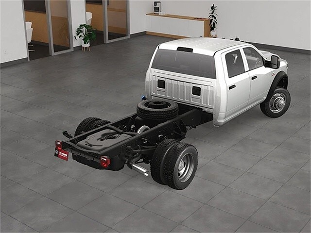 2025 Ram 5500 Tradesman photo 3
