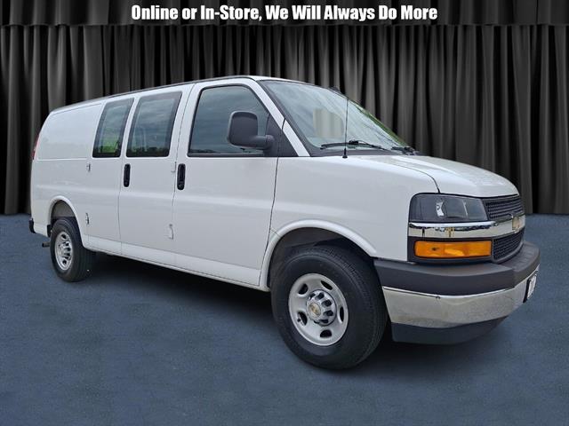 2025 Chevrolet Express 2500 Work Van HD's photo
