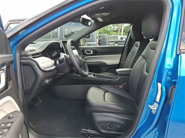 2024 Jeep Compass Limited photo 3