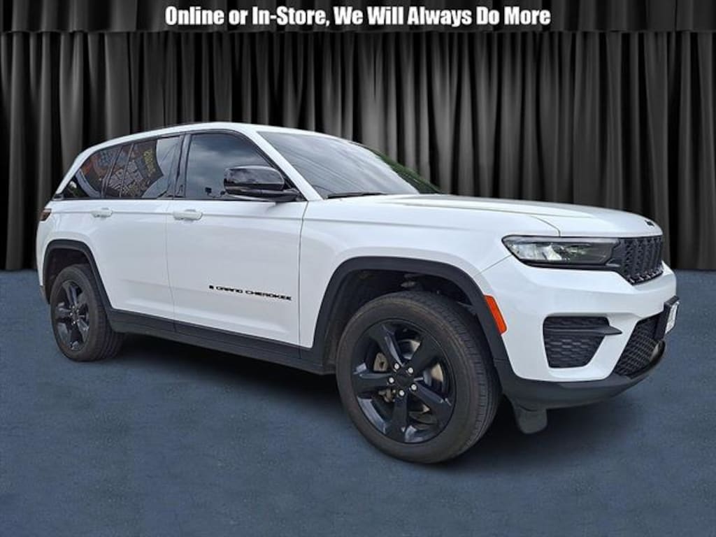 Used 2023 Jeep Grand Cherokee Altitude SUV