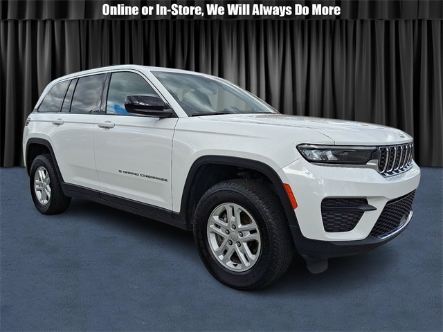 2024 Jeep Grand Cherokee Laredo's photo