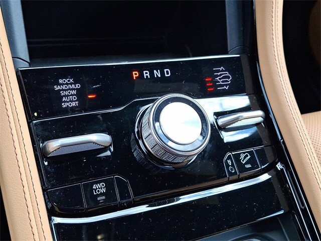 2025 Jeep Grand Cherokee Summit photo 4