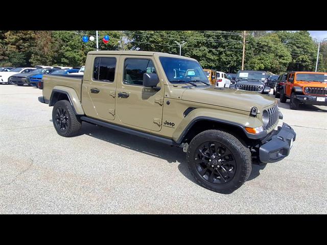Used 2025 Jeep Gladiator Nighthawk Truck Crew Cab