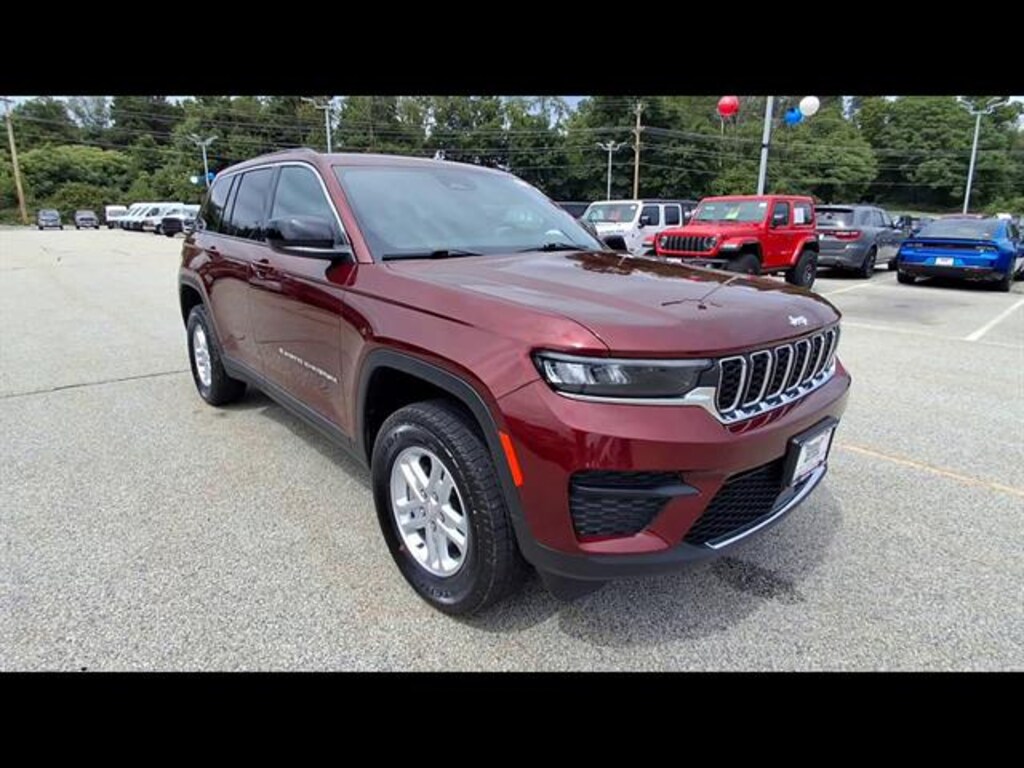 Used 2025 Jeep Grand Cherokee Laredo SUV