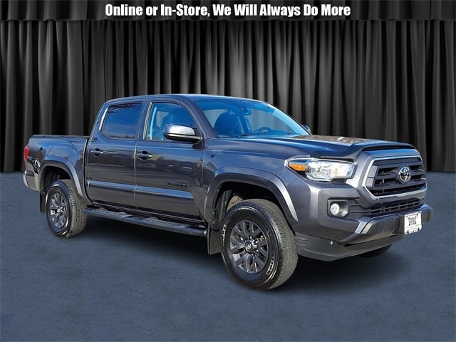 2023 Toyota Tacoma SR5's photo