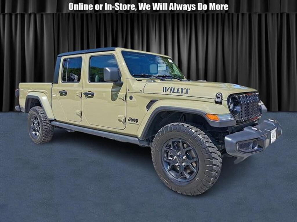 Used 2025 Jeep Gladiator Willys Truck Crew Cab