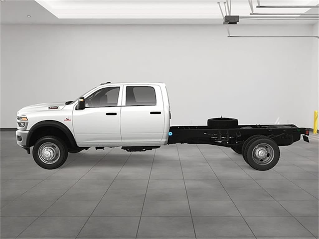 New 2025 Ram 5500 Chassis Cab 5500 TRADESMAN CHASSIS CREW CAB 4X4 84' CA Pickup