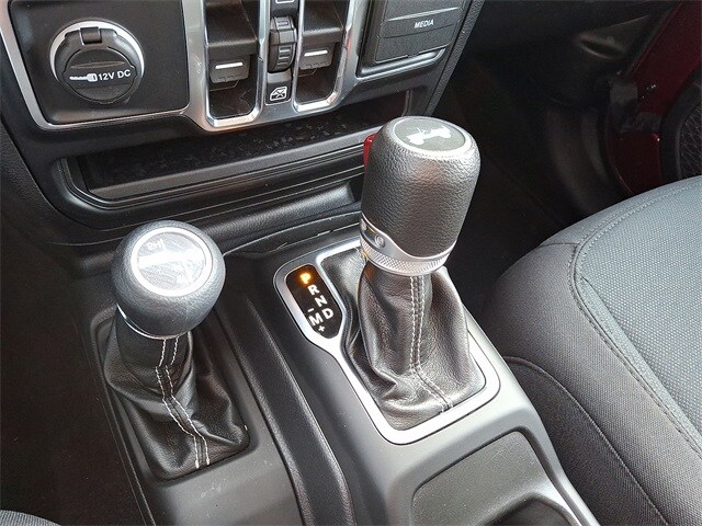 2022 Jeep Wrangler Unlimited Sahara photo 4