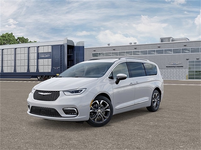 2026 Chrysler Pacifica Pinnacle's photo