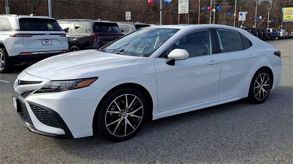 Used 2023 Toyota Camry SE Sedan