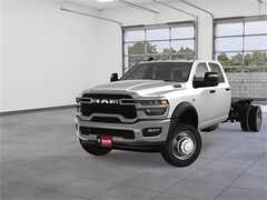 2025 Ram 5500 Chassis Cab 5500 TRADESMAN CHASSIS CREW CAB 4X4 84' CA Pickup