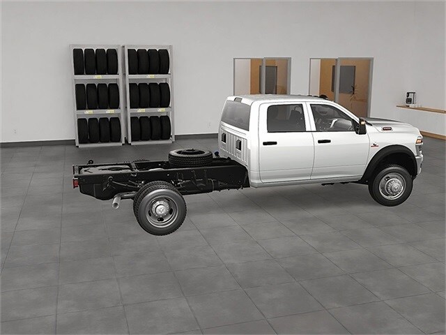 2025 Ram 5500 Tradesman photo 4