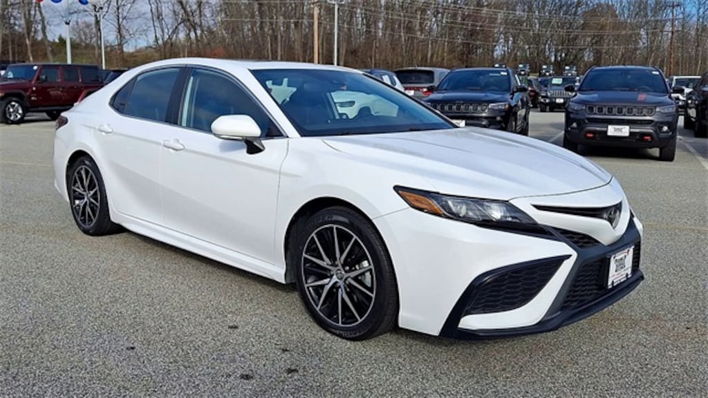 Used 2023 Toyota Camry SE Sedan