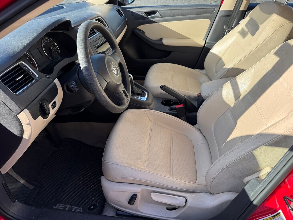 Used 2014 Volkswagen Jetta 1.8T SE Sedan