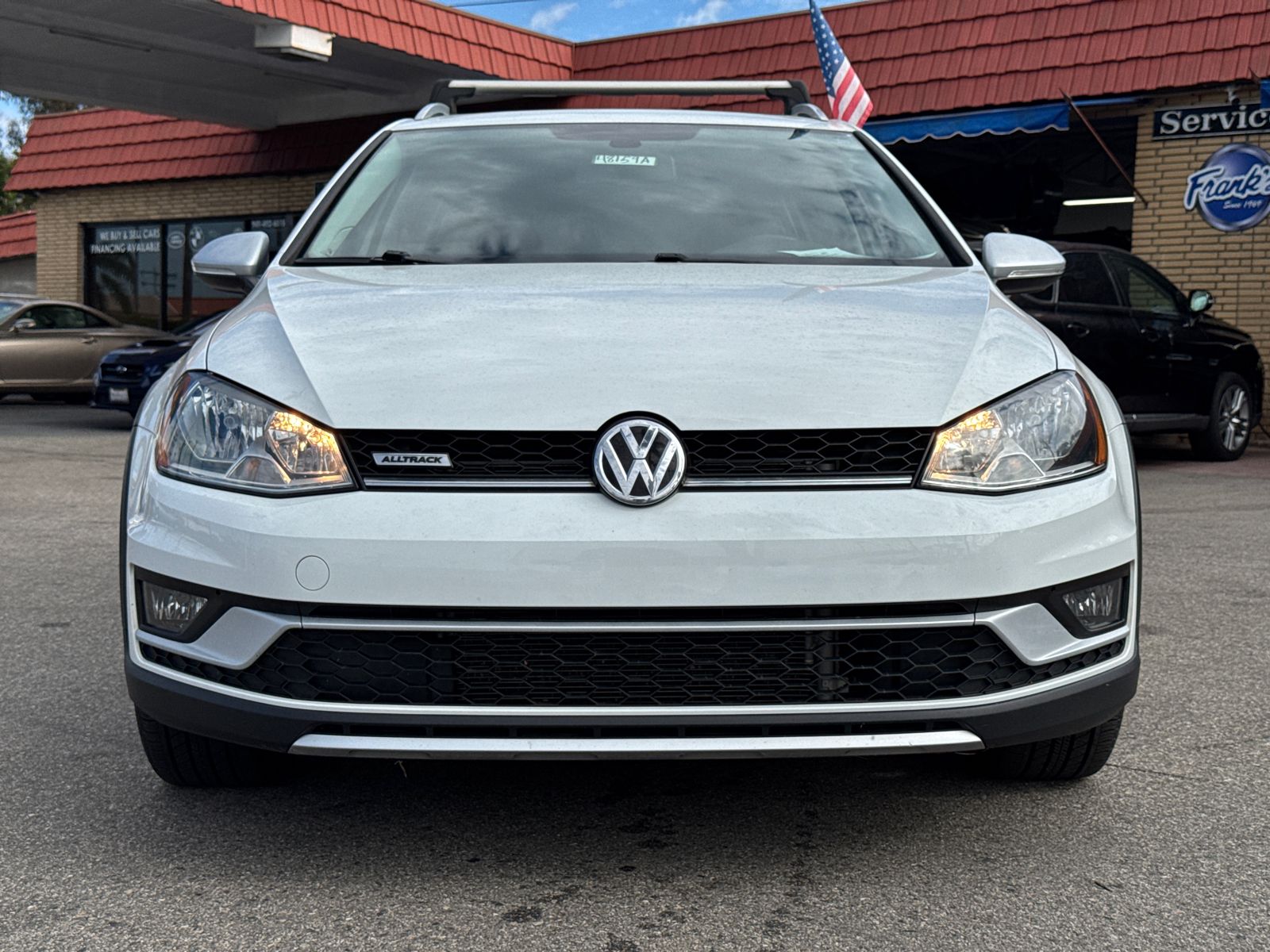 2017 Volkswagen Golf Alltrack photo 3