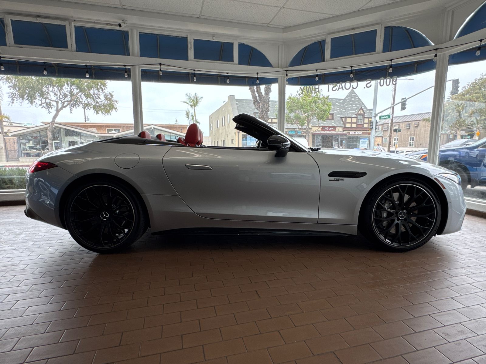 2024 Mercedes Benz SL 43 AMG photo 3