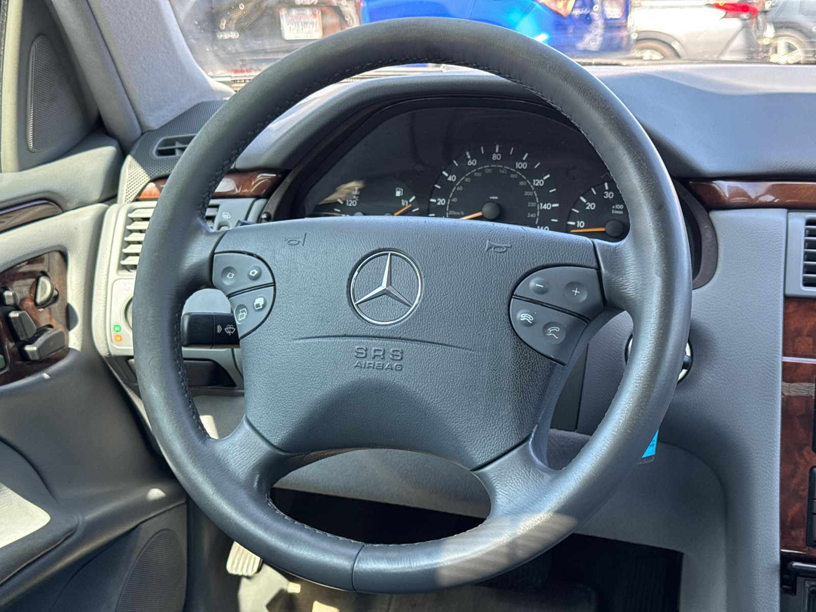 2000 Mercedes-Benz E-Class E320 Sedan - Photo 12