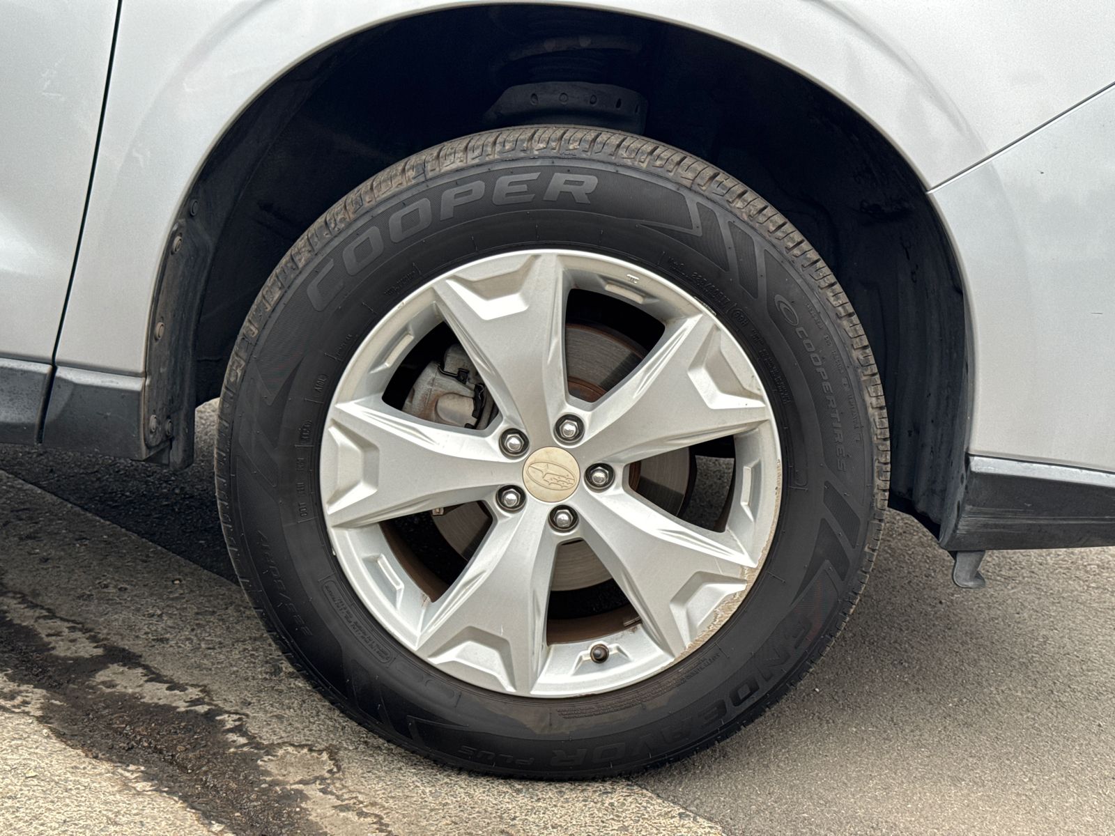 2016 Subaru Forester 2.5i Premium photo 3