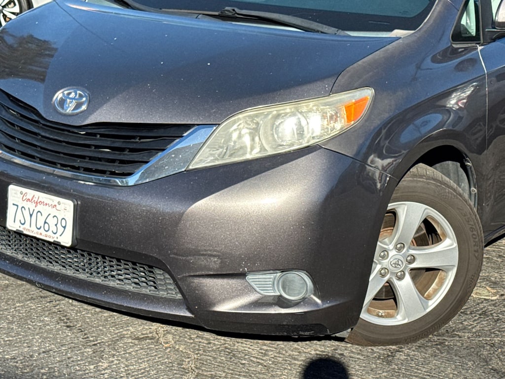 Used 2013 Toyota Sienna LE Minivan/Van