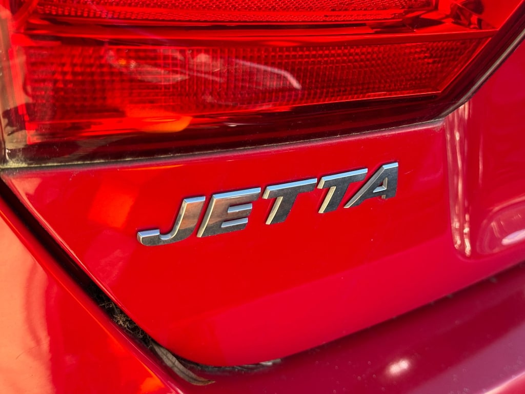 Used 2014 Volkswagen Jetta 1.8T SE Sedan