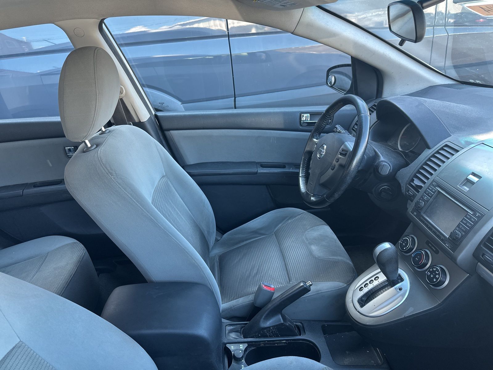 2012 Nissan Sentra 2.0 SR photo 4