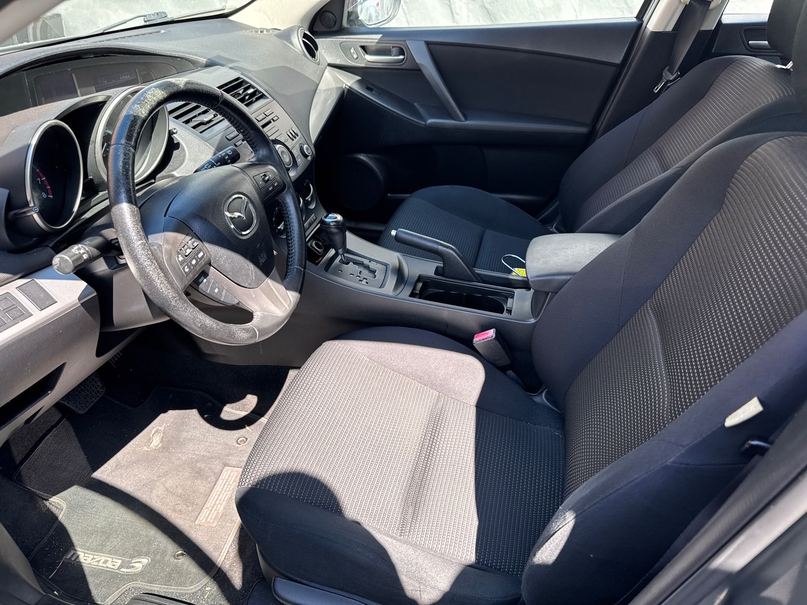 2012 Mazda Mazda3 Touring photo 3