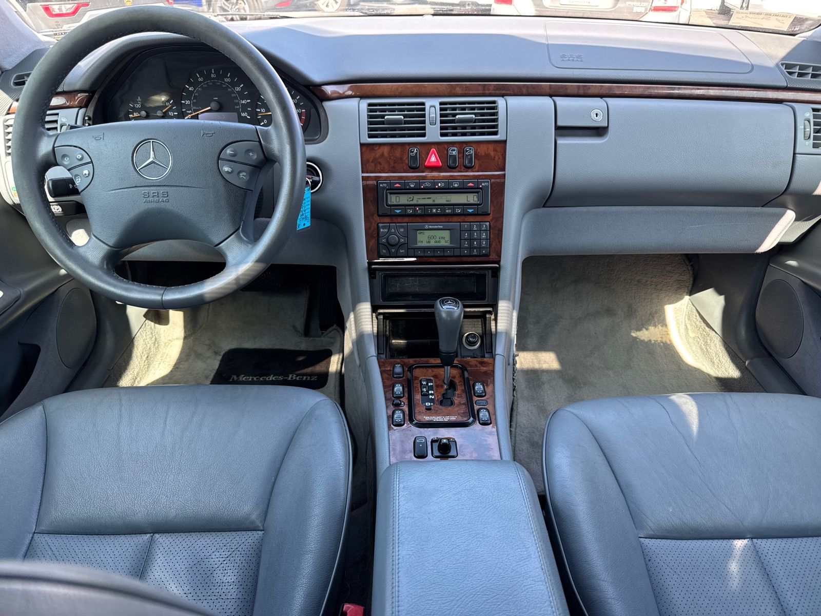 2000 Mercedes-Benz E-Class E320 Sedan - Photo 11